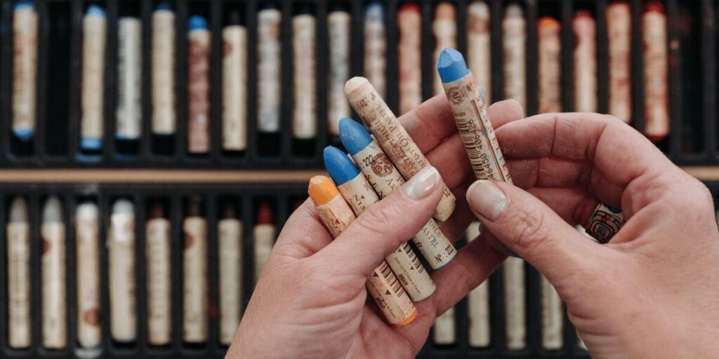 How to Store and Maintain Oil Pastels?
